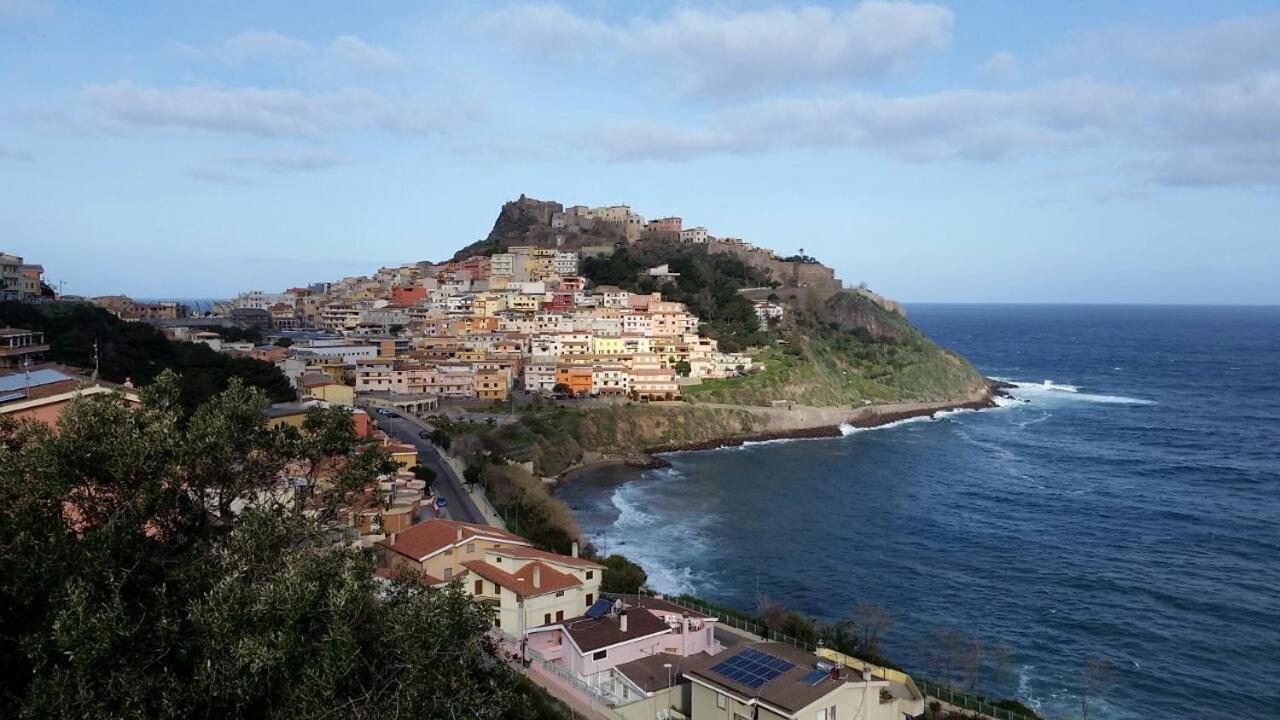 La Tartaruga Spiaggiata - Bilocale Centrale A Pochi Metri Dalla Spiaggia カステルサルド エクステリア 写真